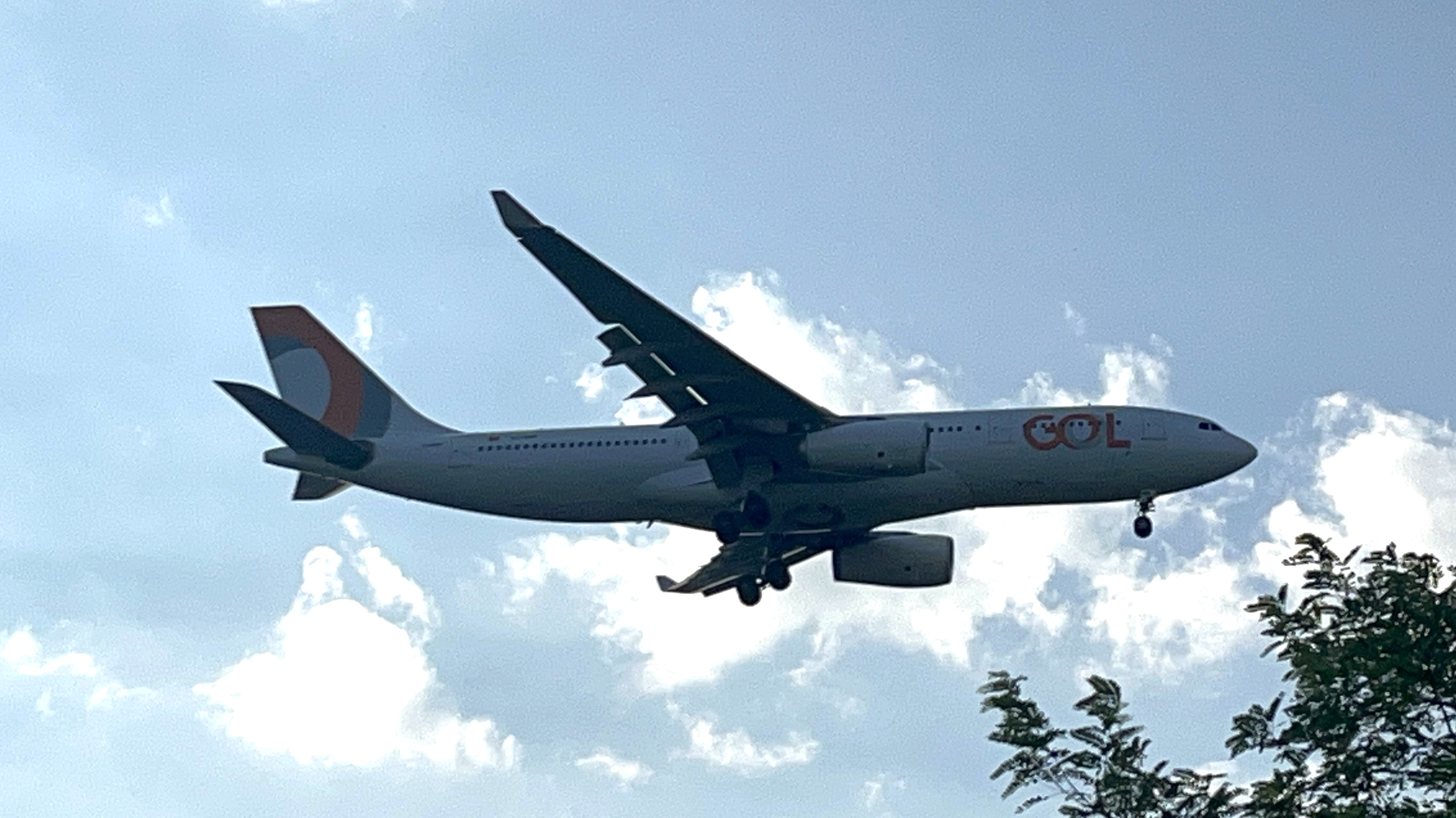 GOL A330 landing at KJFK